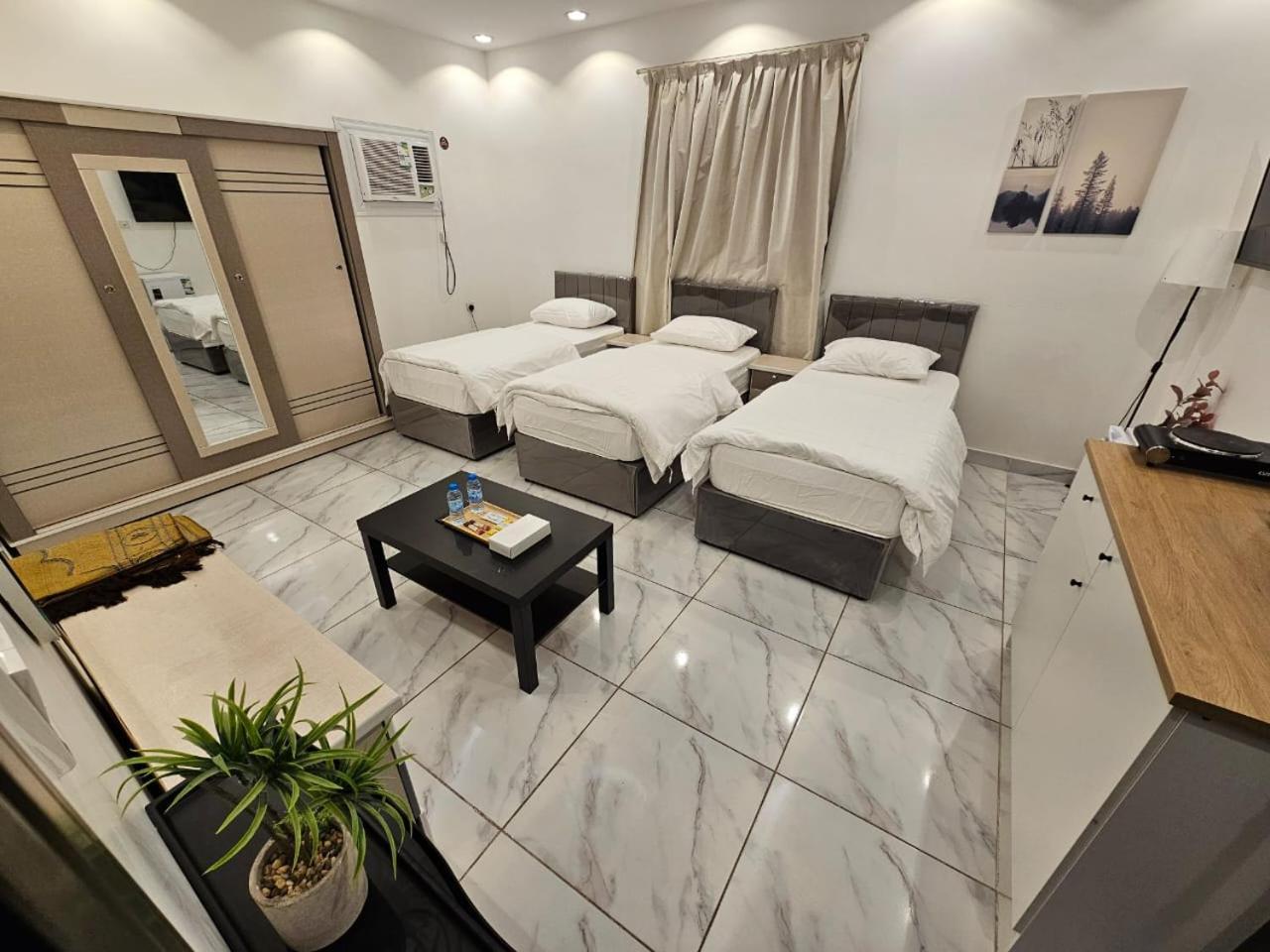 Comfortable & Big Family Apartments 10Mins Drive To Al-Masjid -Nabawi - Nozol Noor 2 Médine Extérieur photo